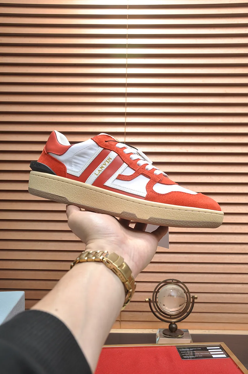 Men's men's shoes💰540💶[LANVIN] The latest lace-up fashionable casual couple sneakers, high-quality CLAY couple series‼ ️ The latest trendy products of the season 🌈Many bloggers have planted grass and purchased the original open-mold customization. The upper and outsole are sewn with mark threads without edge sealing. A variety of material splicing combination design. Very versatile for fashionable and casual wear. Comfortable on the feet. Self-recommended. Upper cowhide + cow suede + breathable mesh lining. Foot-padding cowhide. Exclusive original open-mold clear logo rubber outsole ⚠️Couple standard size 36-40 for women and 38-44 for men.